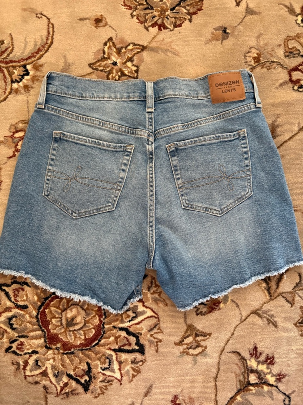 Denizen from Levi's Light Blue Denim 90s Loose Shorts - Picture 5 of 9